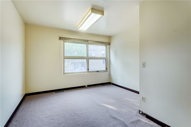 Photo - 2233 Clifford Ave