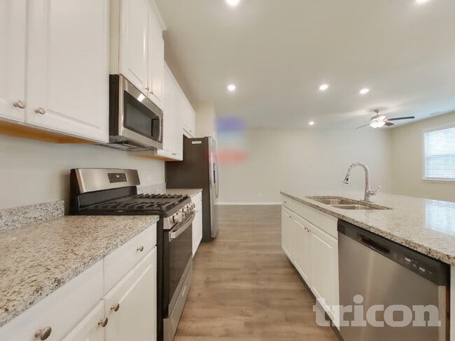 Photo - 313 Knowles Pl