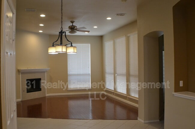 Photo - 1013 Clear Creek Dr