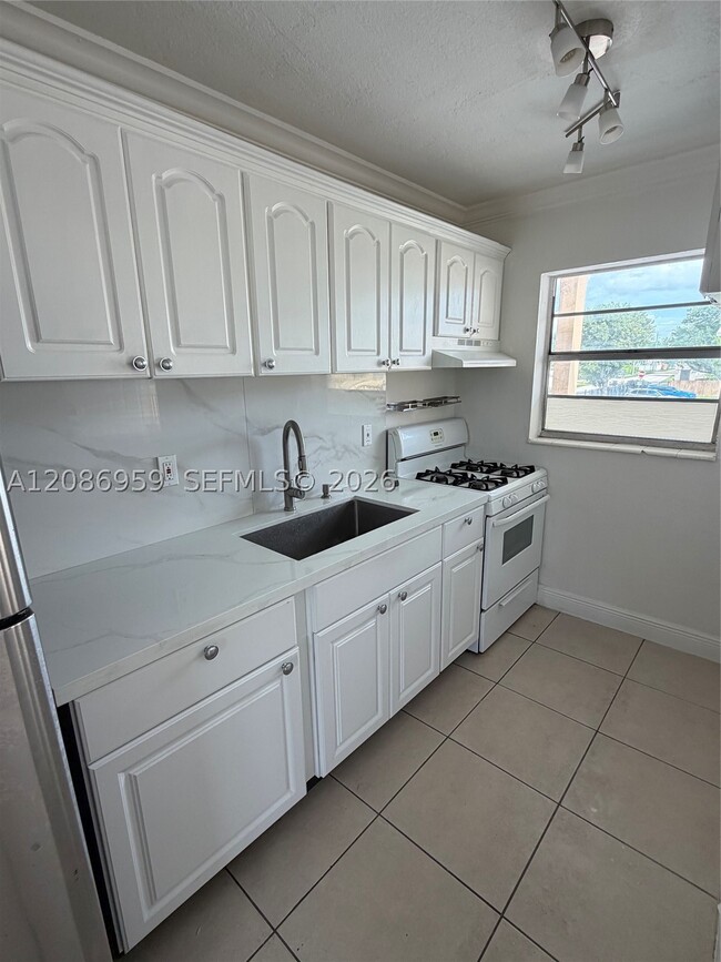 Photo - 3855 SW 79th Ave Unit 19