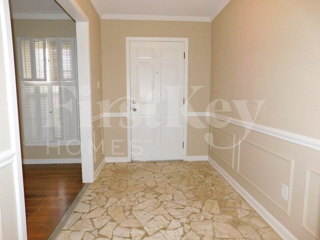 Photo - 6135 Haddington Dr