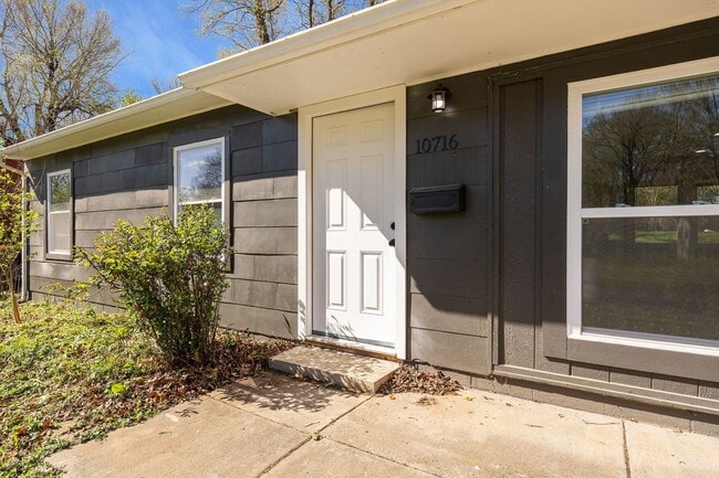 Photo - Spacious Single Family Home - 4 BD/2 BA