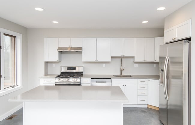 Building Photo - 214 Chestnut Ave Rental