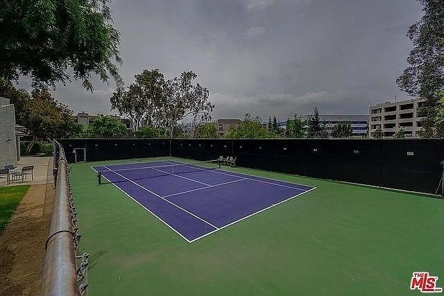 Photo - 11818 Moorpark St