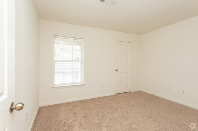 2BR, 2 BA - 1,025 SF
