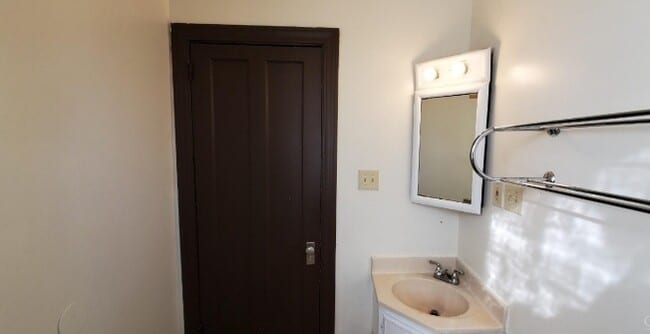 Photo - 1031 Lockman Ave Unit 2