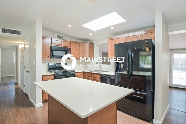 3 Bedroom Pet-Friendly Home in Tucson, AZ with Main Street Renewal