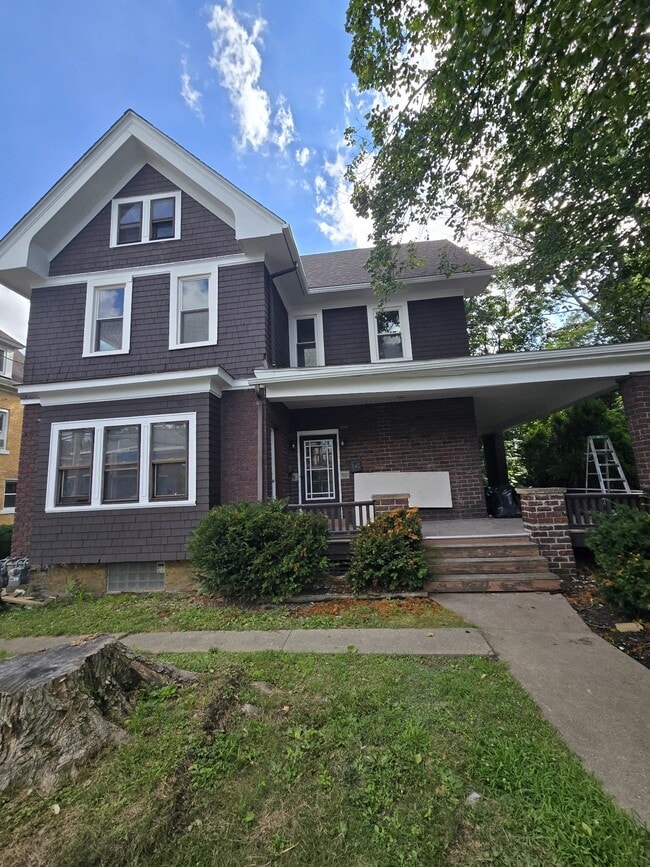 Building Photo - 500 Fordham Ave Unit 1 Rental