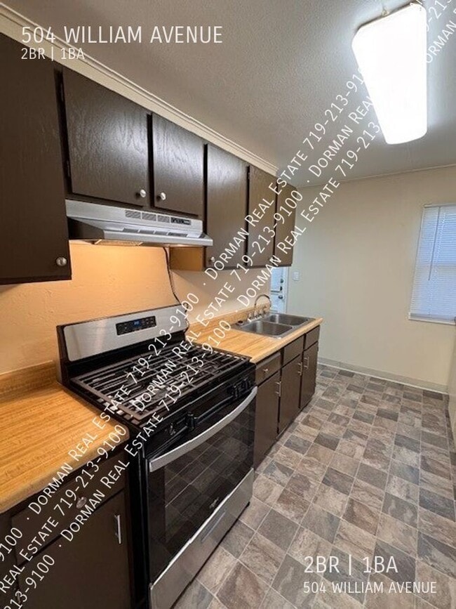 Photo - 504 William Ave