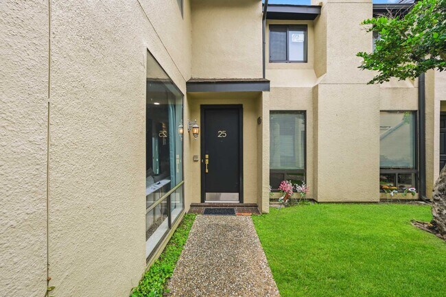 1116 Bering Dr Unit 25