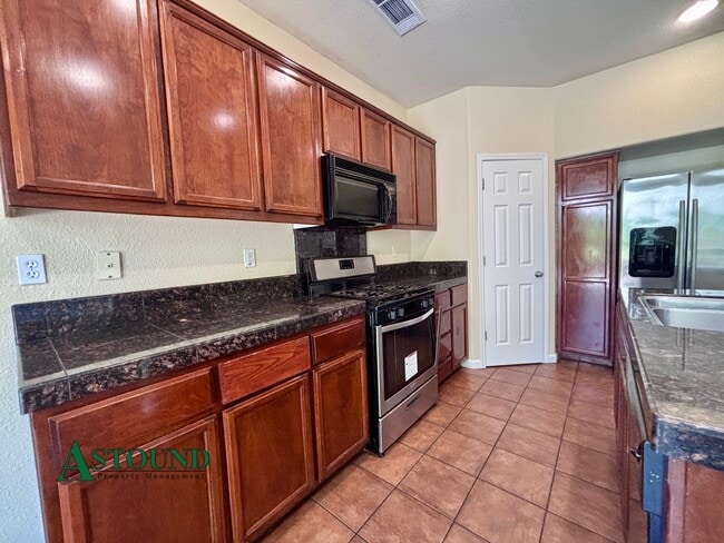 Photo - 1268 Picadilly Ln