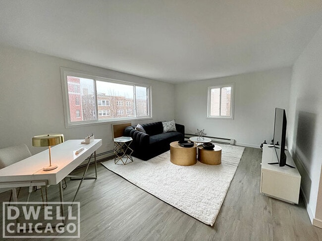Building Photo - 7609 N Sheridan Rd Unit 1 Rental