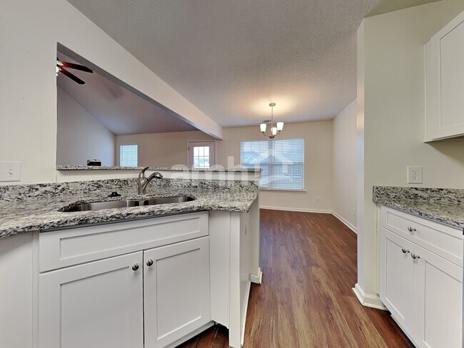 Photo - 128 Nandina Wy