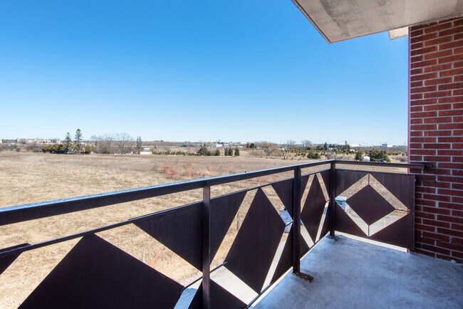 Photo - 1619-1625 Dufferin St