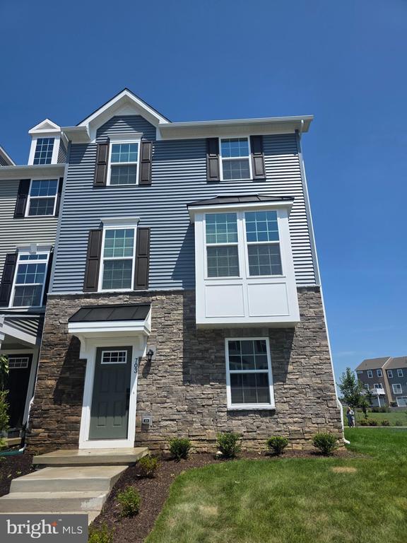 Photo - 703 Kalmar Ln Townhome
