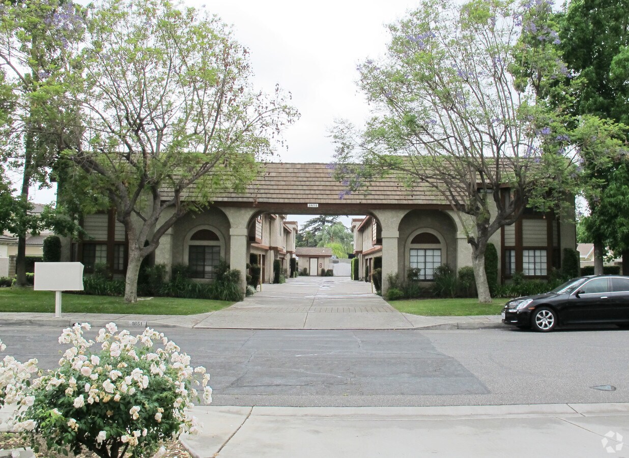 Photo - 1851 S Alta Vista Ave Apartments