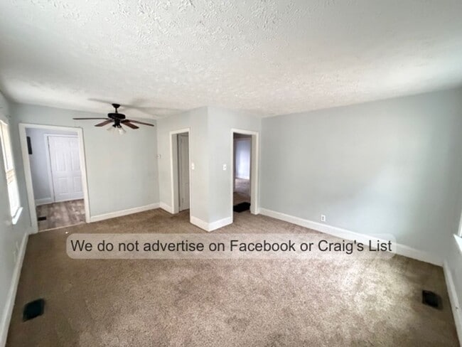 Photo - Blake Street &amp; Facility Drive Duplex Unidad Facility Drive 110