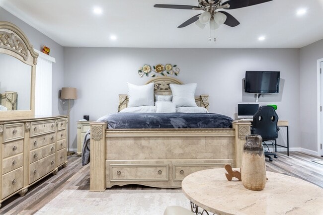 Photo - Adorable Studio for Rent - Short Term Fully Furnished!