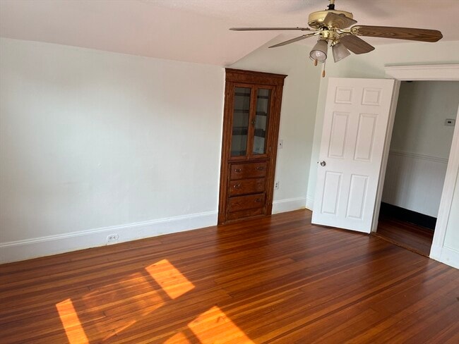 Building Photo - 28 Haslet St Unit 3 Rental