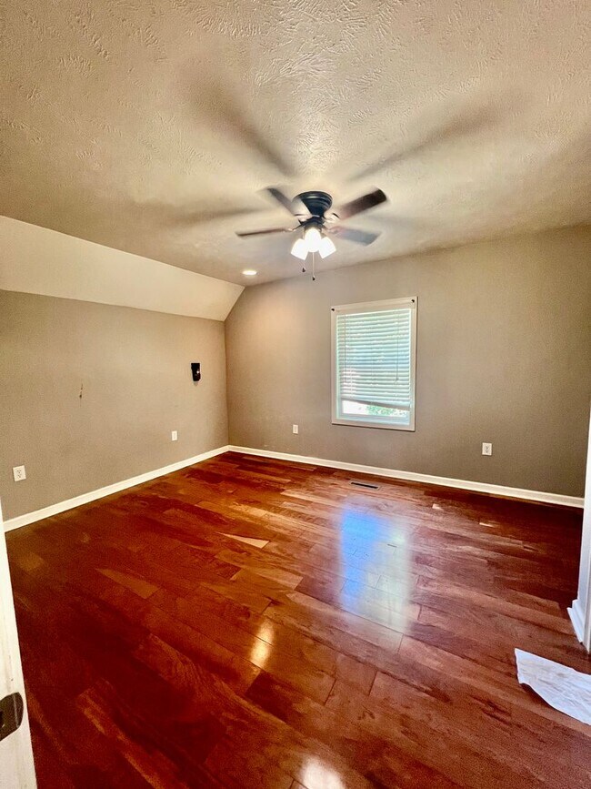 133 S Chicago Ave Unit 2