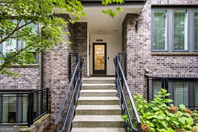 Building Photo - 395 Pratt Dr SE Unit 804