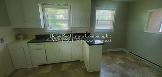 Photo - 1500 Montague St