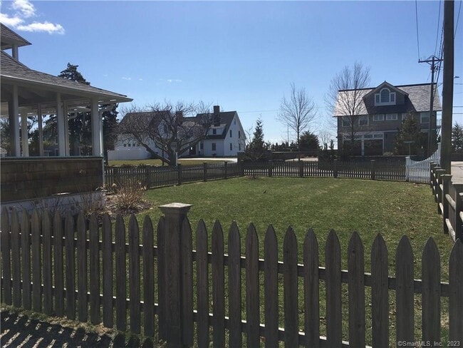 Photo - 33 Ridgewood Ave