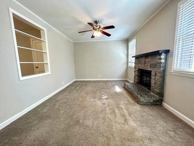 Photo - 516 Lorna St