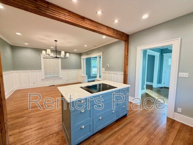 Photo - 105 E 19th St