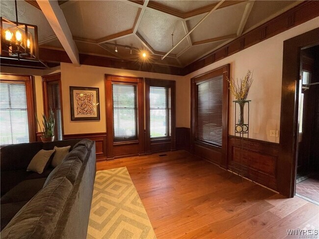 Building Photo - 1115 Delaware Ave Rental