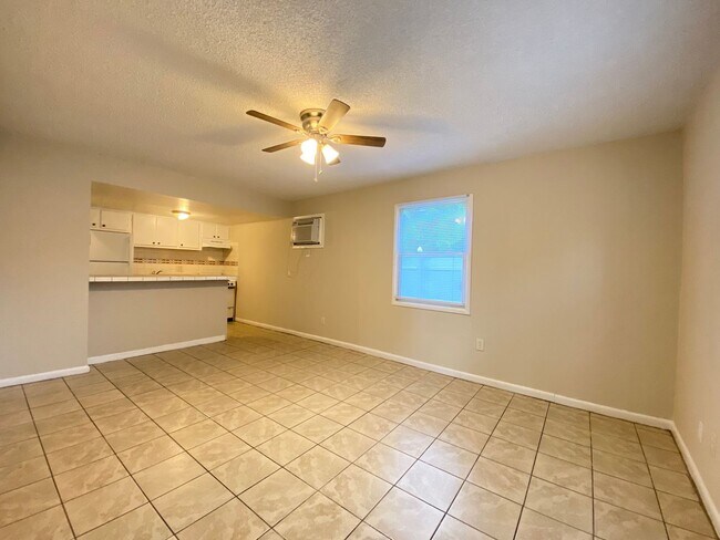 Photo - 1BD/1BA Apartment off Curry Ford in Henley... Unidad P1: Henley Park #5115-2