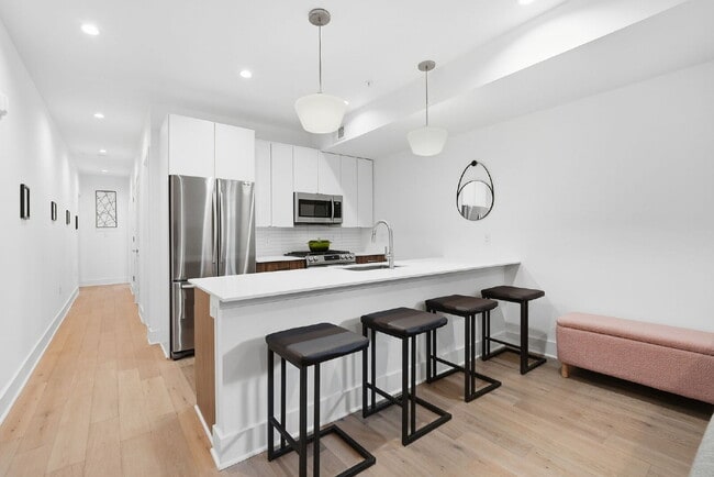 Photo - Light-Filled Luxury Condo with Designer Finishes Unit #2