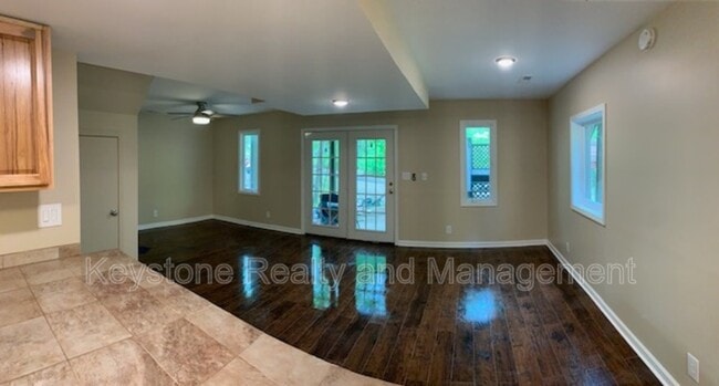 Photo - 145 Daffodil Dr