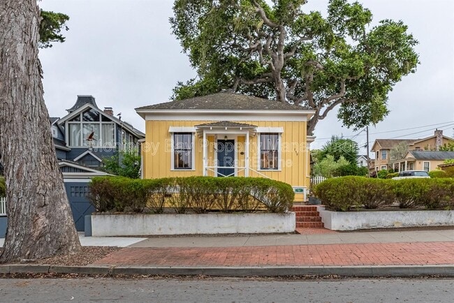 Photo - 759 Lighthouse Ave