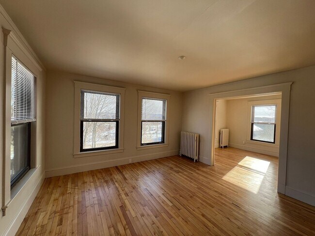 Building Photo - 248 N Main St Unit 11