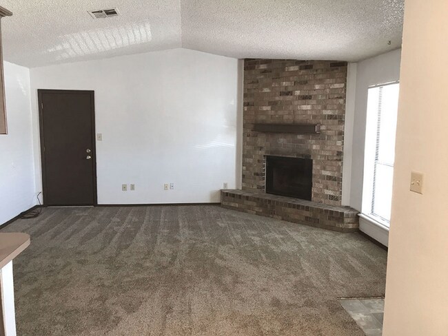 Photo - 1018 Aspen Ct