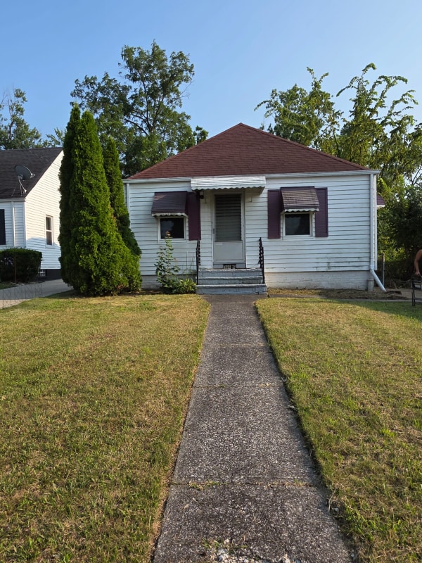 Building Photo - 16606 Lotus Dr Rental