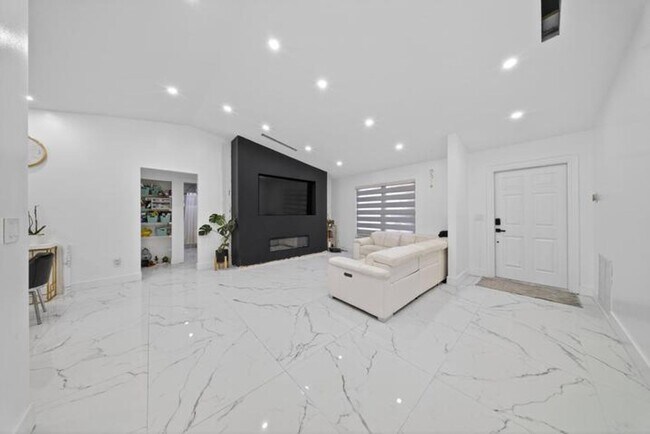 Photo - 849 Camellia Dr