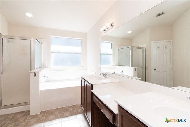 Photo - 424 Winter Sun Dr