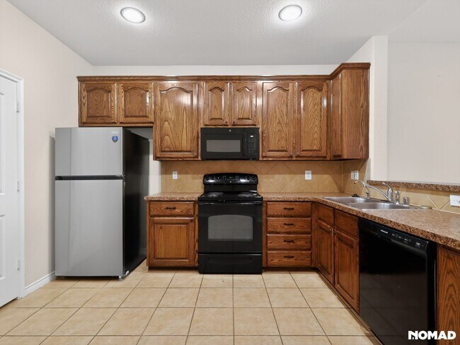 Photo - 2131 Colby Ln