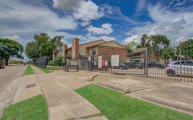 Building Photo - 9000 Bissonnet St Unit 803 Rental