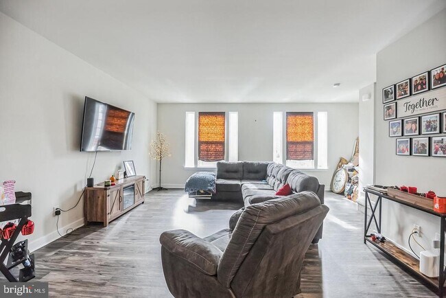 Photo - 28 Sparrow Cir