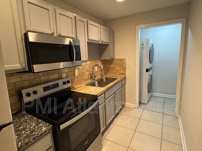 Photo - 1796 Spring St NW