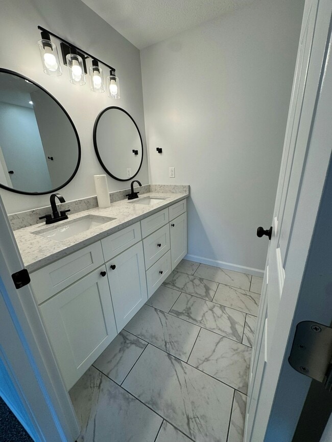 Photo - 219 Cambria St