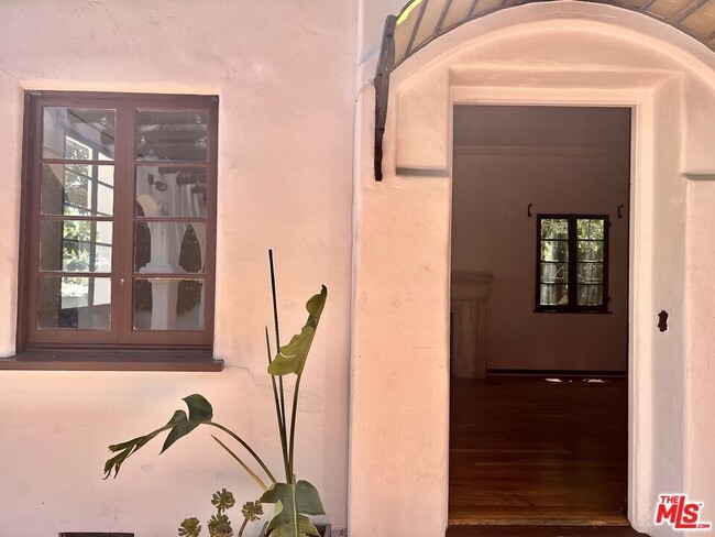 Photo - 449 N Sweetzer Ave