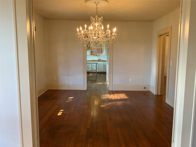 Photo - 404 W Main St