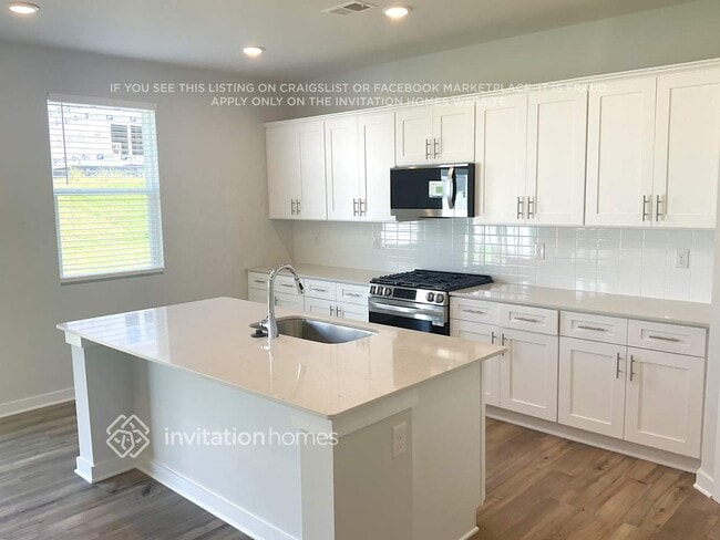 Photo - 810 Olde England Dr