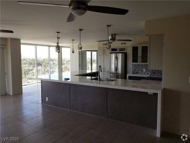 Building Photo - 3111 Bel Air Dr Unit 11G Rental