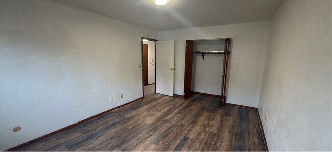 Photo - 906 5th Ave S