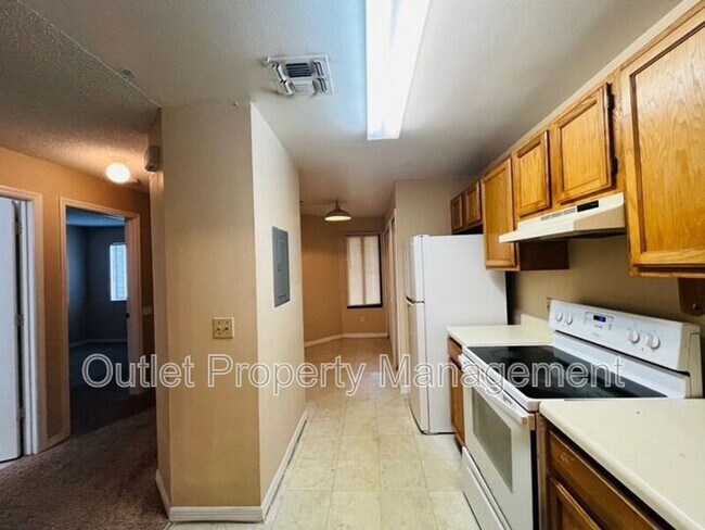 Photo - 2282 Grenwich Ave Unit # 2282